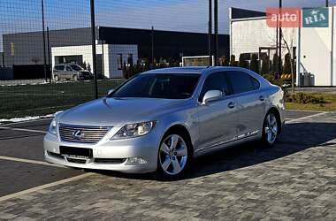 Седан Lexus LS 2007 в Мукачевому