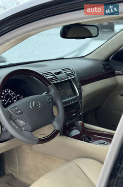 Седан Lexus LS 2007 в 