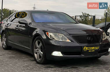 Седан Lexus LS 2008 в Чернівцях