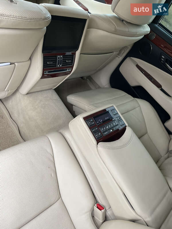Седан Lexus LS 2012 в Днепре