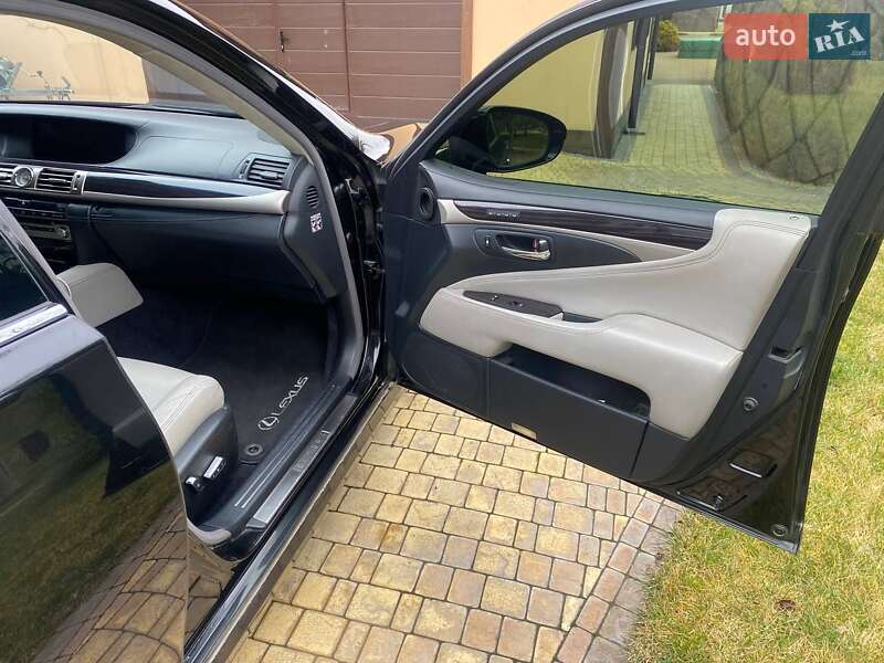Седан Lexus LS 2013 в Киеве
