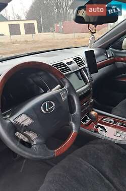 Седан Lexus LS 2007 в Чернівцях