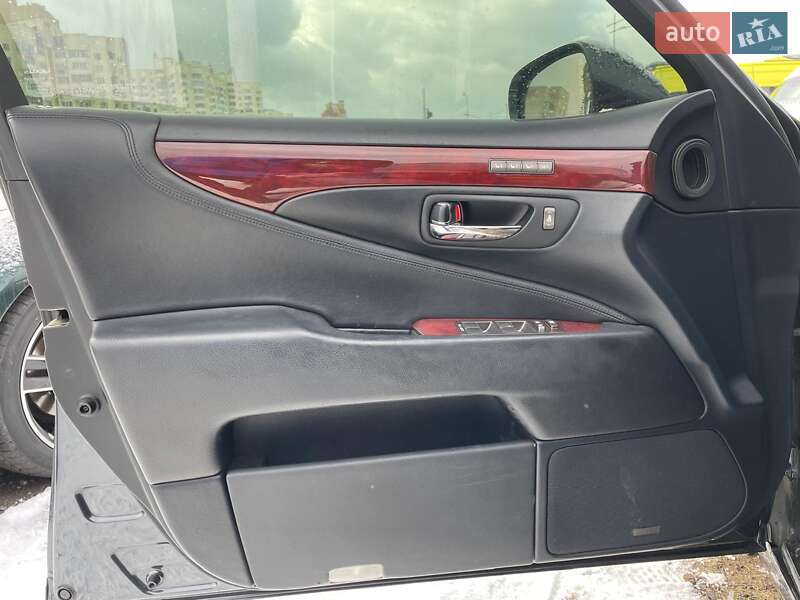 Седан Lexus LS 2008 в Києві фото 56 Седан Lexus LS 2008 в Києві