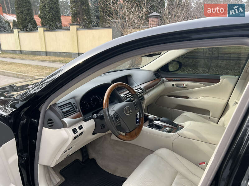 Седан Lexus LS 2014 в Черкасах