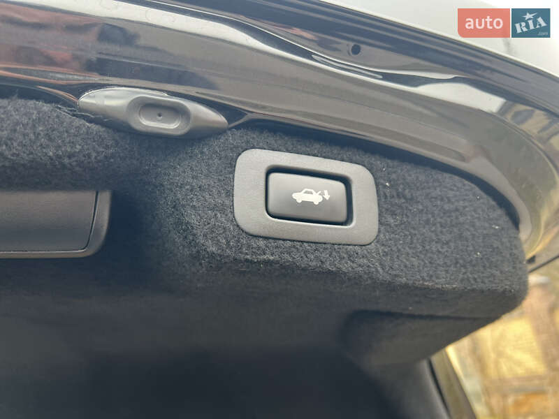 Седан Lexus LS 2014 в Черкасах