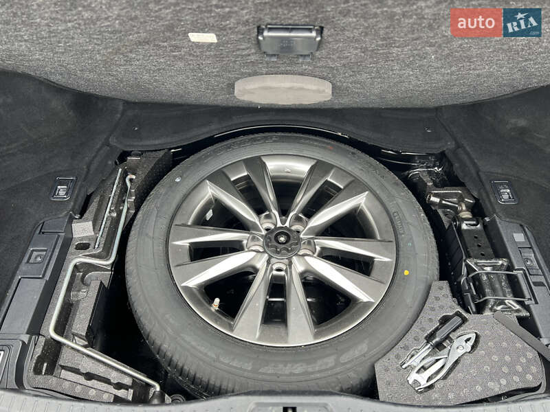 Седан Lexus LS 2014 в Черкасах