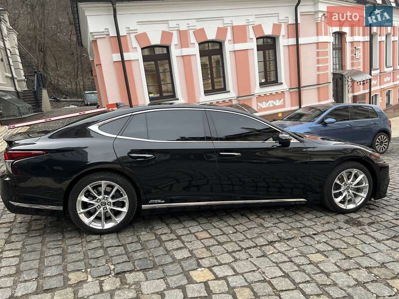 Седан Lexus LS 2017 в Киеве