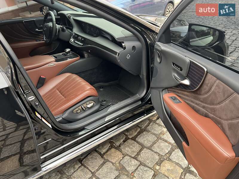 Седан Lexus LS 2017 в Киеве