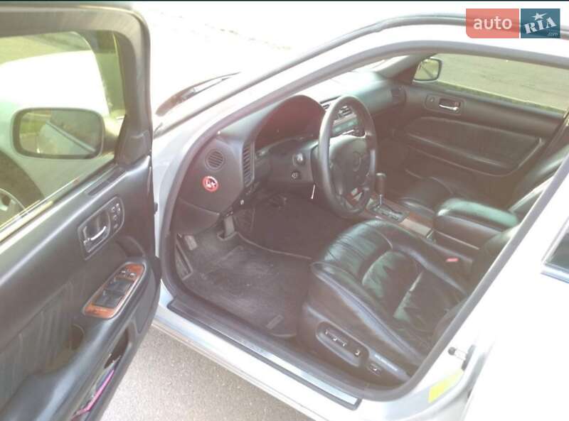 Седан Lexus LS 1998 в Кривом Роге