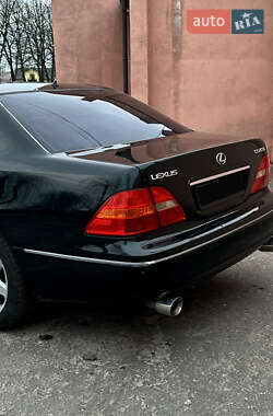 Седан Lexus LS 2001 в 
