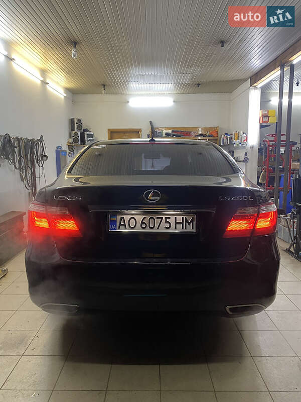 Седан Lexus LS 2007 в Ужгороде