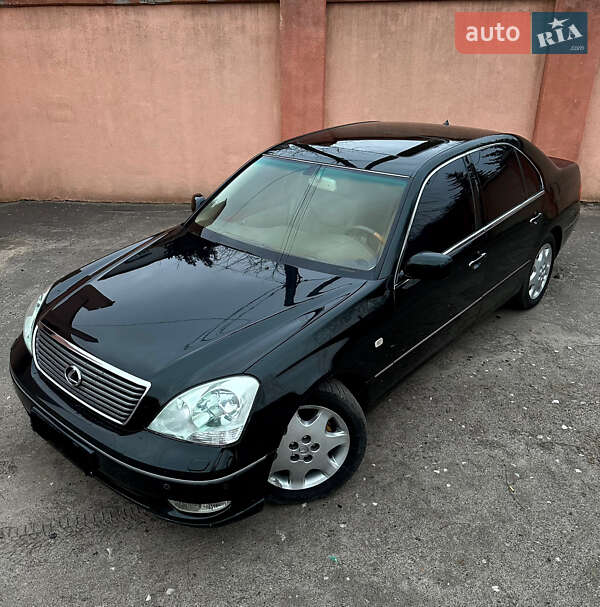 Седан Lexus LS 2001 в 