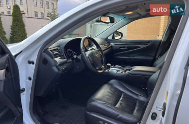 Седан Lexus LS 2013 в 