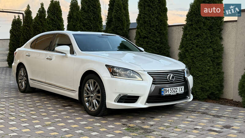 Седан Lexus LS 2013 в 