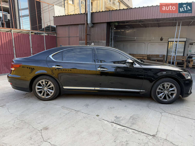 Седан Lexus LS 2012 в Умани