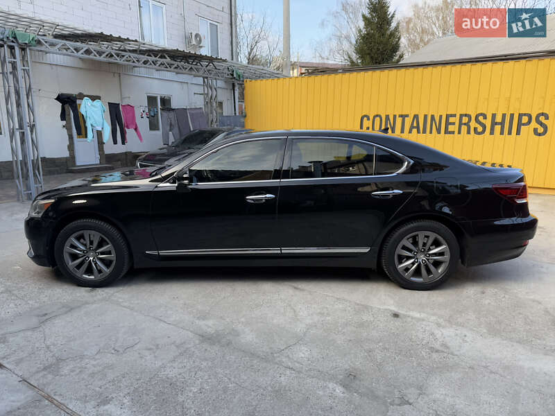 Седан Lexus LS 2012 в Умани