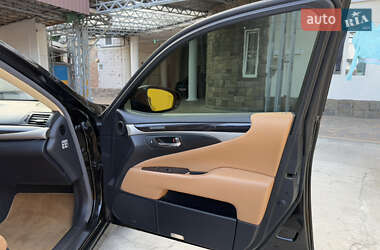 Седан Lexus LS 2012 в Умани