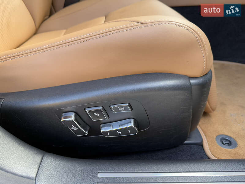 Седан Lexus LS 2012 в Умани
