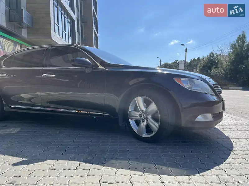 Седан Lexus LS 2008 в 