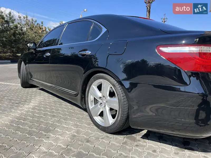 Седан Lexus LS 2008 в 