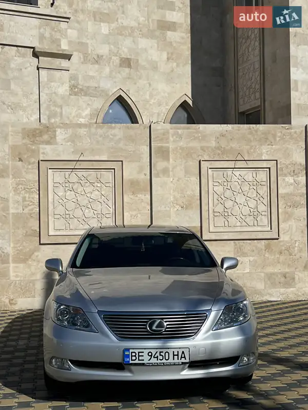 Седан Lexus LS 2007 в 