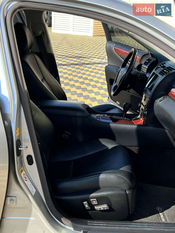 Седан Lexus LS 2007 в Одесі