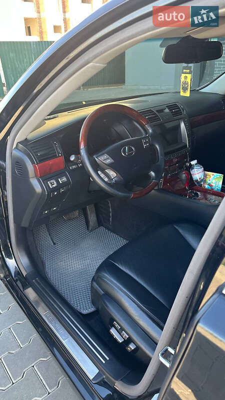 Седан Lexus LS 2008 в Одессе