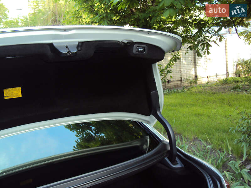 Седан Lexus LS 2008 в Дніпрі