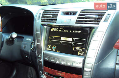 Седан Lexus LS 2008 в 