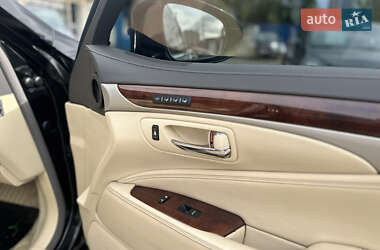 Седан Lexus LS 2014 в 