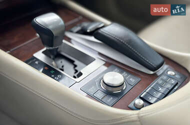 Седан Lexus LS 2014 в 