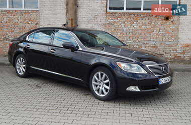 Седан Lexus LS 2007 в Нововолынске