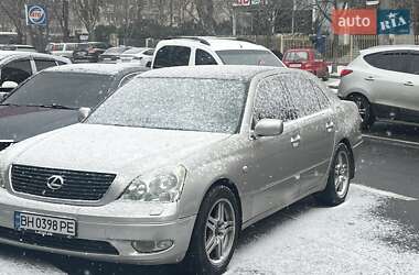 Седан Lexus LS 2000 в 