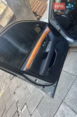 Седан Lexus LS 2000 в 
