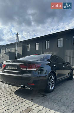 Седан Lexus LS 2013 в 