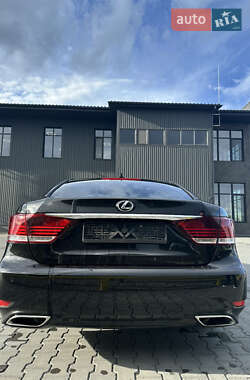 Седан Lexus LS 2013 в 