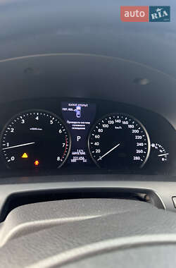 Седан Lexus LS 2013 в 