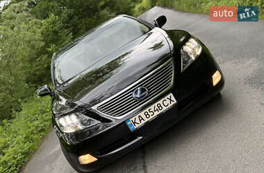 Седан Lexus LS 2008 в Моршине