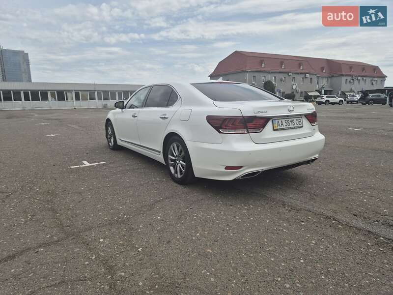 Седан Lexus LS 2013 в Киеве