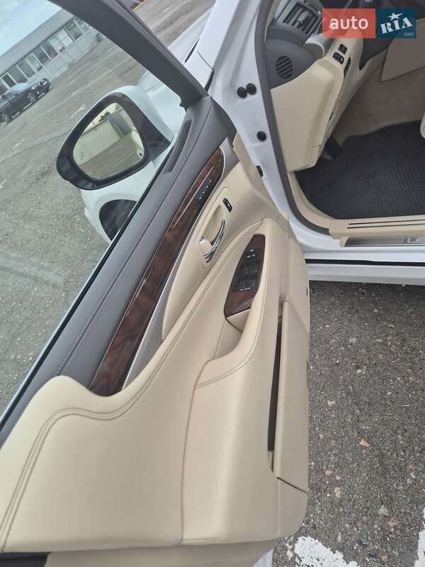 Седан Lexus LS 2013 в Киеве