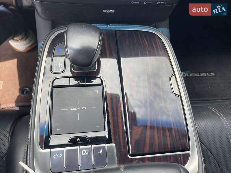 Седан Lexus LS 2019 в Киеве
