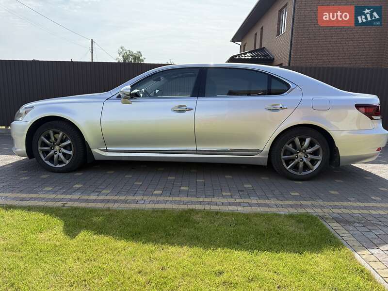 Седан Lexus LS 2014 в Луцке