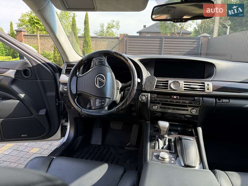 Седан Lexus LS 2014 в Луцке