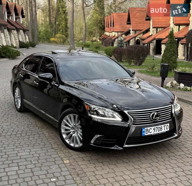 Седан Lexus LS 2013 в Львові