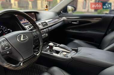 Седан Lexus LS 2013 в 