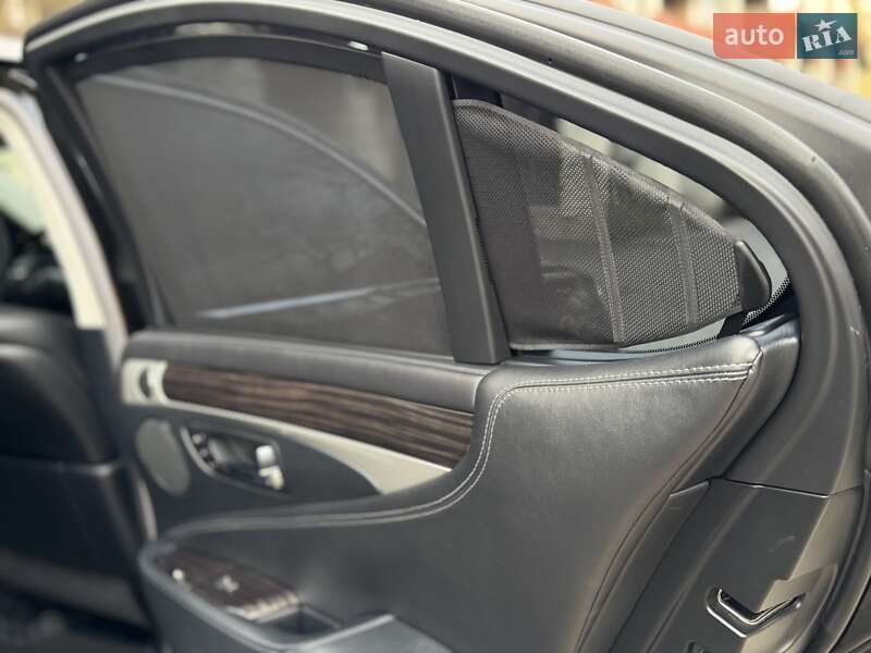 Седан Lexus LS 2013 в Львові