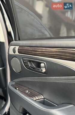 Седан Lexus LS 2013 в 