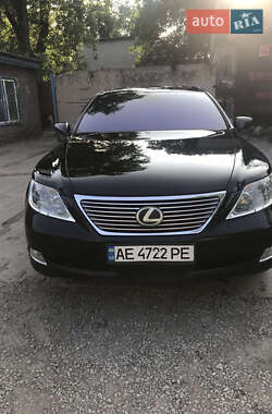 Седан Lexus LS 2008 в Доброполье
