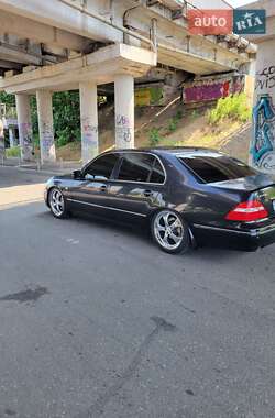 Седан Lexus LS 2005 в 