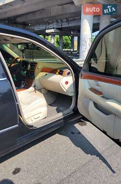 Седан Lexus LS 2005 в 